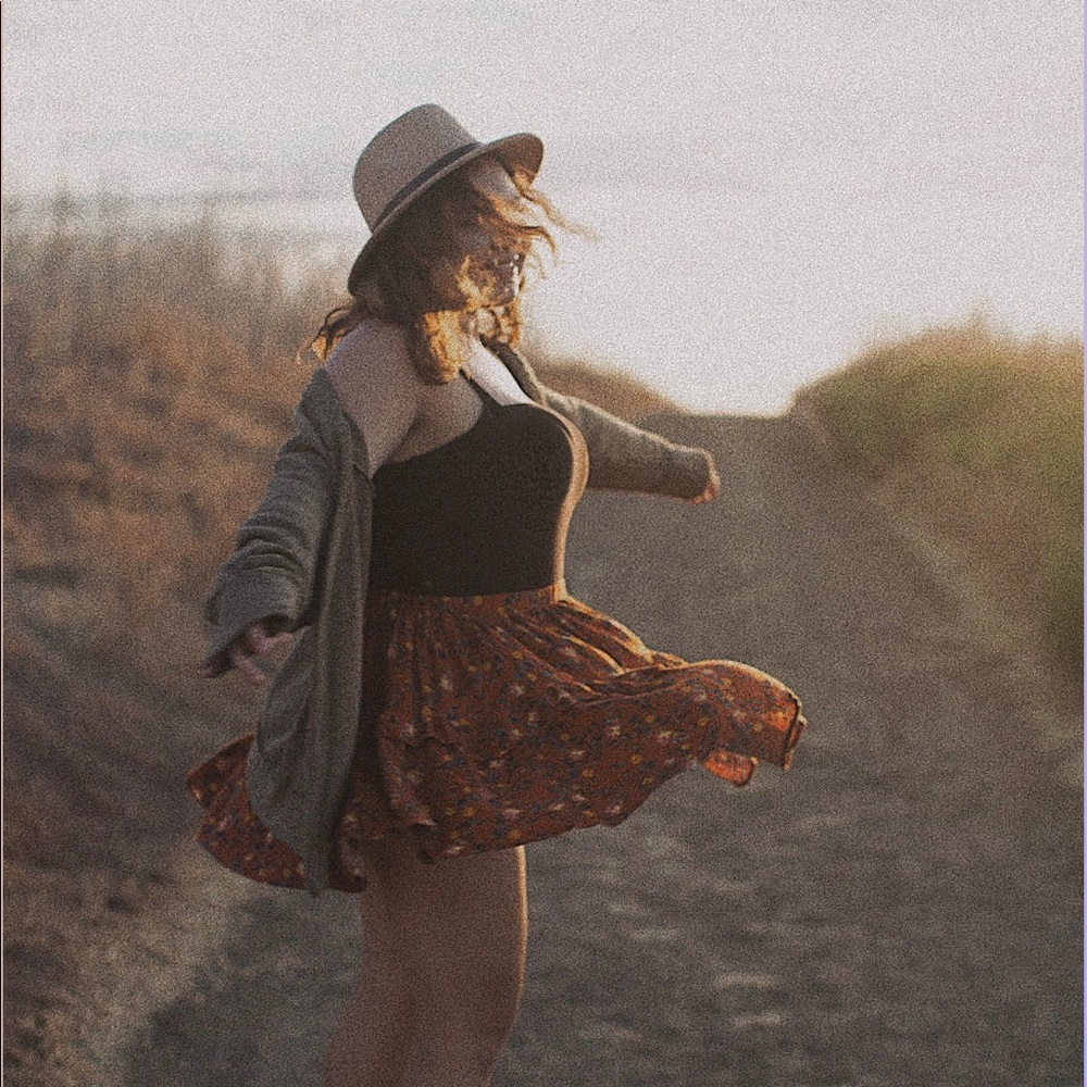 Meet your Posher, Camelia